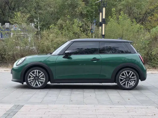 MINI Hatch — Фото автомобиля 3