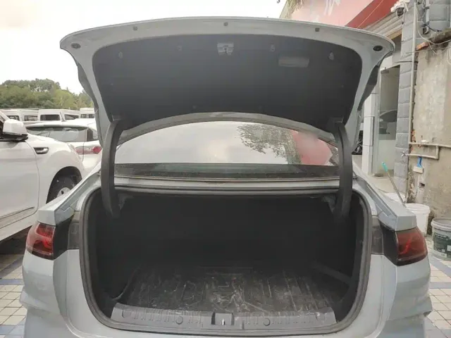 BYD Qin L — Фото автомобиля 18
