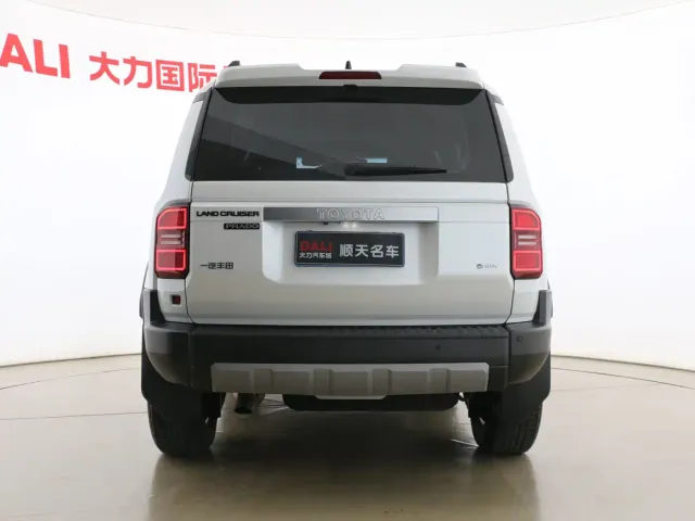 Toyota Prado — Фото автомобиля 14