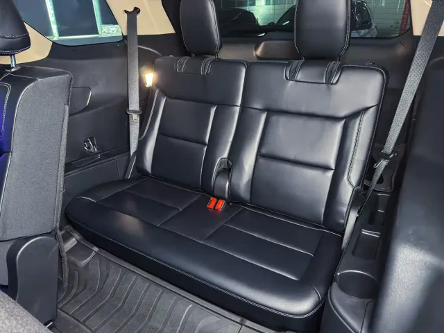 Ford Explorer — Фото автомобиля 17