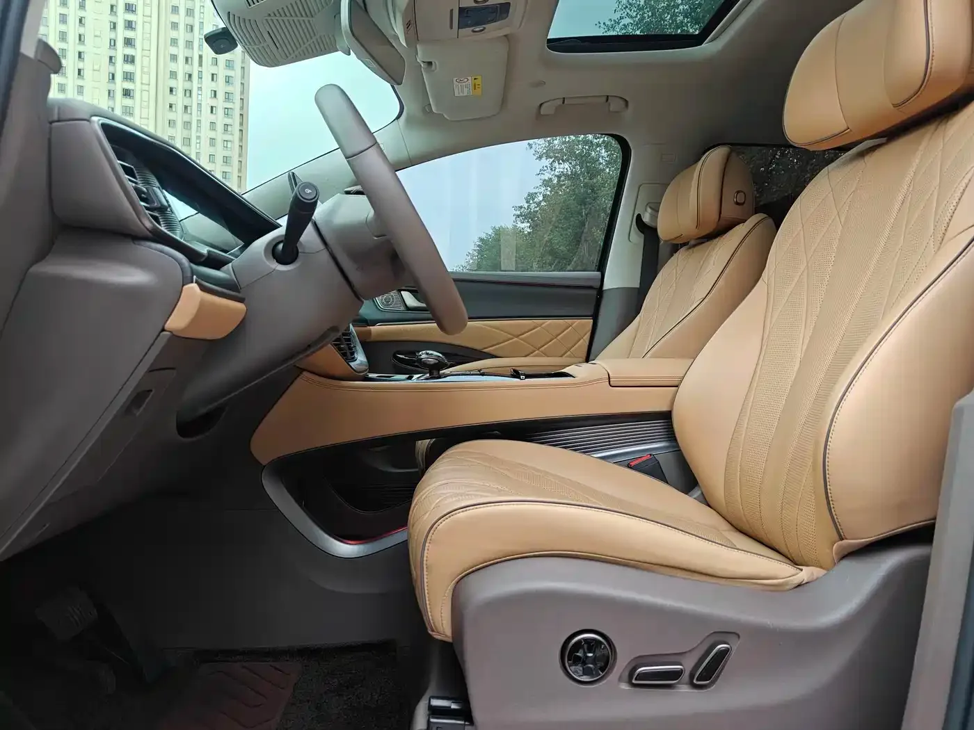 Denza Denza D9 2022 DM-i 970 AWD Flagship — Фото автомобиля 4