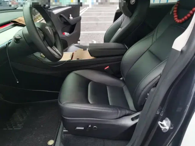 Tesla Model Y — Фото автомобиля 16