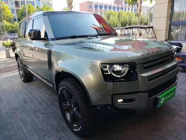 Land Rover Defender — Фото автомобиля 3