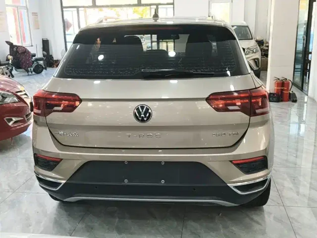 Volkswagen T-Roc — Фото автомобиля 5