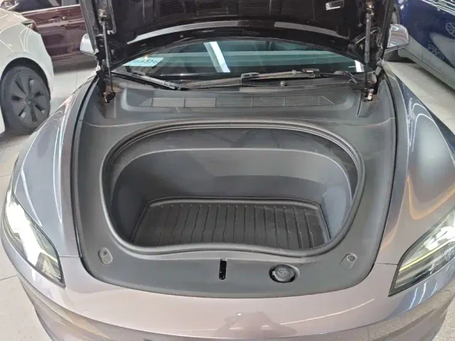 Tesla Model 3 — Фото автомобиля 19