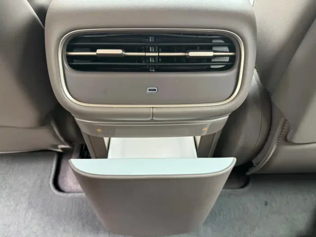 IM Motors LS6 — Фото автомобиля 13