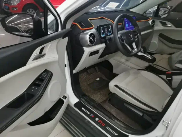 BYD Yuan Pro — Фото автомобиля 15