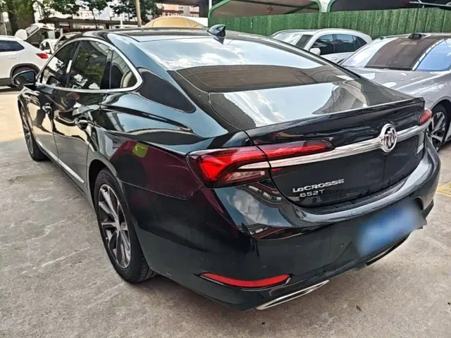 Buick LaCrosse — Фото автомобиля 4