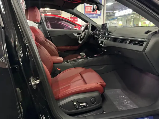 Audi A4L — Фото автомобиля 13