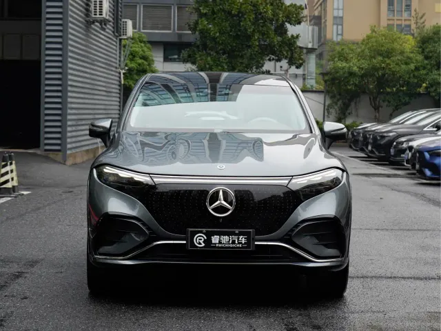 Mercedes-Benz EQS SUV — Фото автомобиля 2