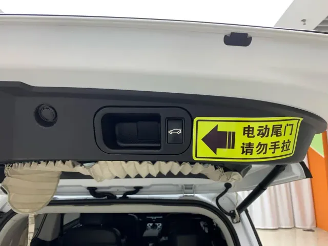 GAC Trumpchi M6 — Фото автомобиля 7