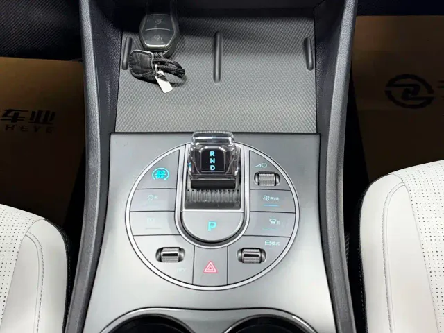 BYD Seal 05 DM-i — Фото автомобиля 15