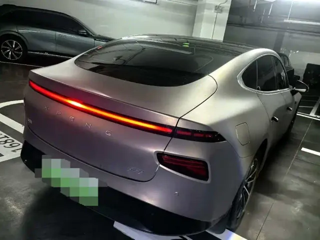 Xpeng P7 — Фото автомобиля 4