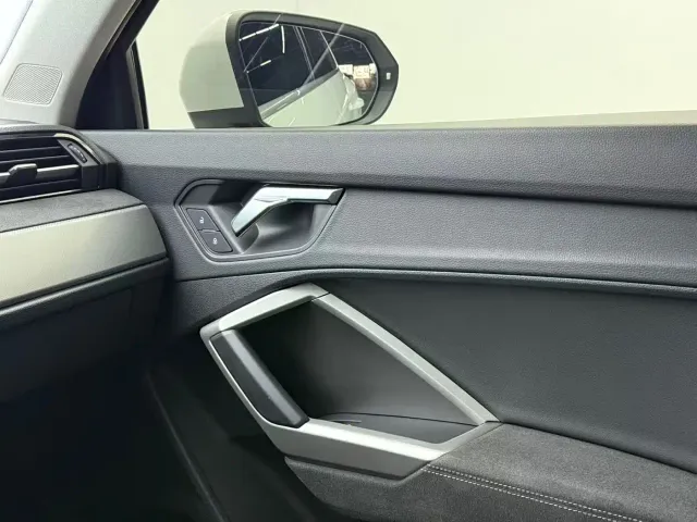 Audi Q3 — Фото автомобиля 9