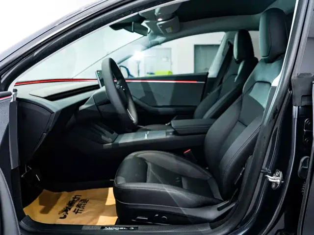 Tesla Model 3 — Фото автомобиля 18