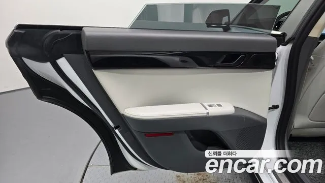 Hyundai Grandeur GN7 — Фото автомобиля 14