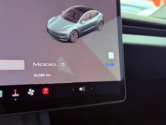 Tesla Model 3 — Фото автомобиля 11