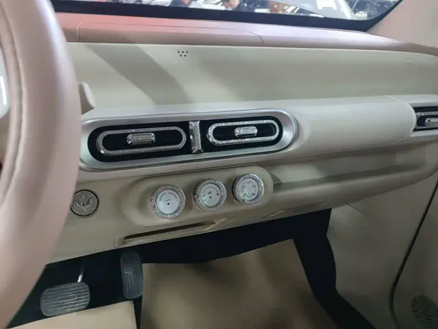 Wuling Hongguang Mini EV — Фото автомобиля 12