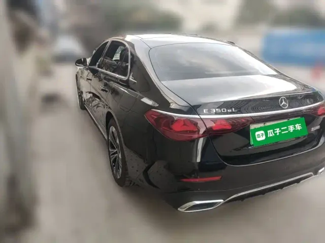 Mercedes-Benz E-Class — Фото автомобиля 4