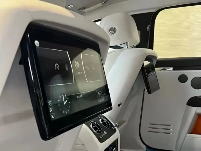 Rolls-Royce Ghost — Фото автомобиля 6