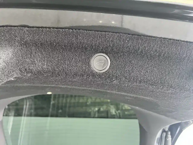 Tesla Model Y — Фото автомобиля 8