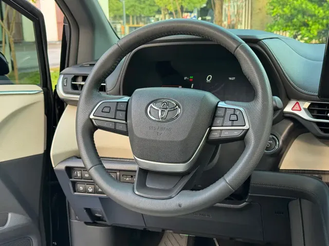 Toyota Granvia — Фото автомобиля 11