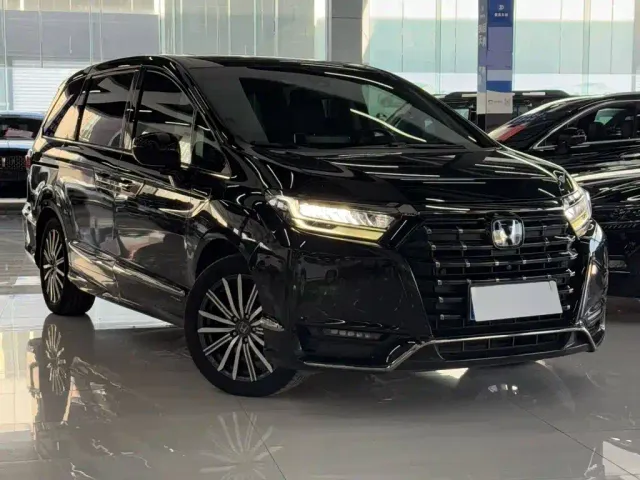 Honda Elysion — Фото автомобиля 3
