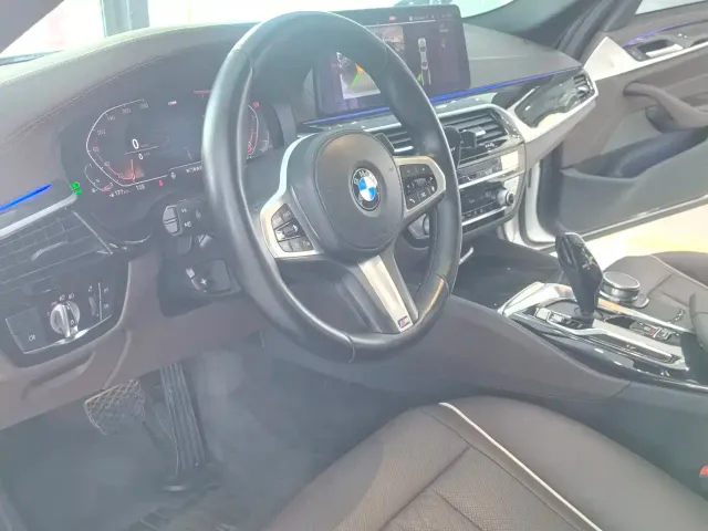 BMW 5 Series — Фото автомобиля 17
