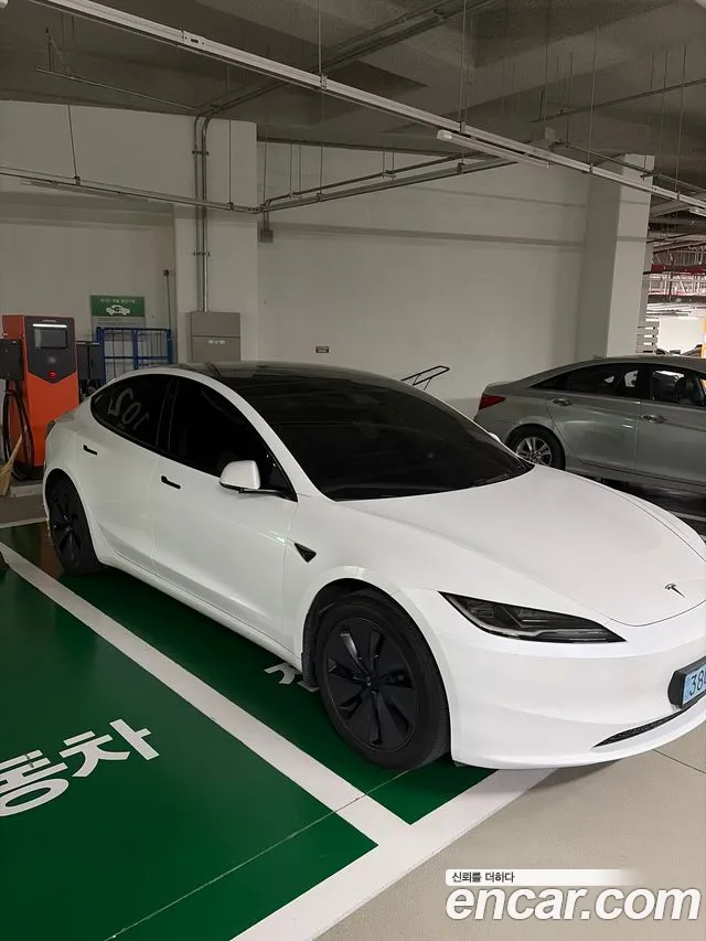 Фотография автомобиля — Tesla Model 3