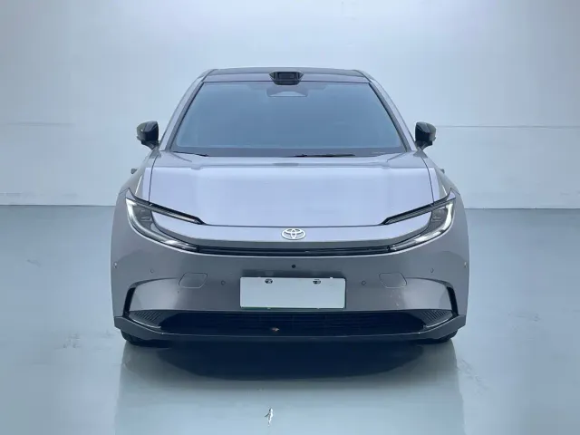 Toyota bZ5 — Фото автомобиля 2