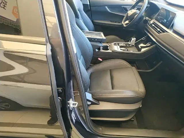 Chery Tiggo 8 — Фото автомобиля 24