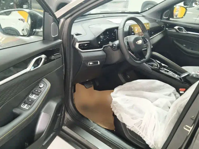 Geely Binyue — Фото автомобиля 15