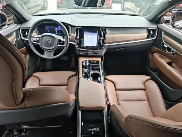 Volvo S90 — Фото автомобиля 13
