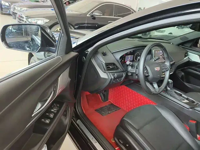 Cadillac CT4 — Фото автомобиля 15