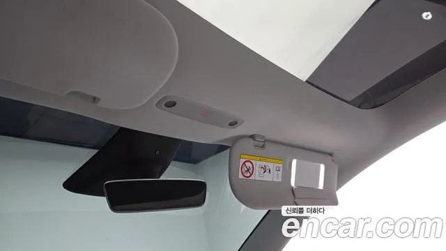 Tesla Model Y — Фото автомобиля 24