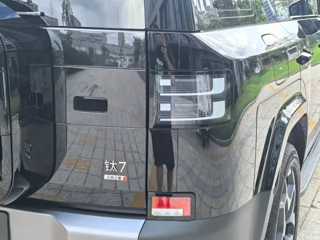 BYD FangChengBao Titanium 7 — Фото автомобиля 22