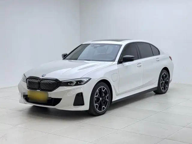 Фотография автомобиля — BMW i3