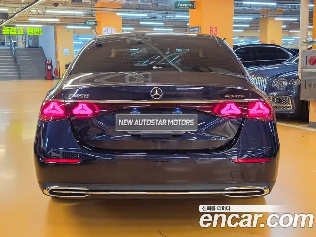 Mercedes-Benz E-Class — Фото автомобиля 3