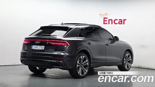 Фотография автомобиля — Audi Q8 4M