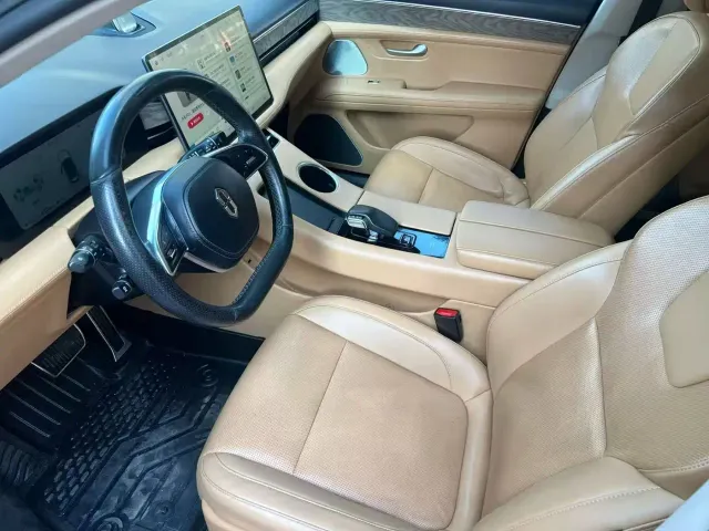 Aito M5 — Фото автомобиля 3