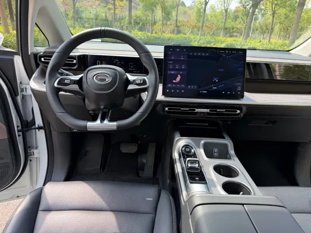 GAC Trumpchi E8 — Фото автомобиля 12