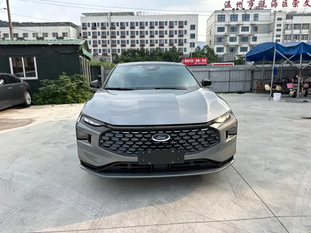 Ford Mondeo — Фото автомобиля 6