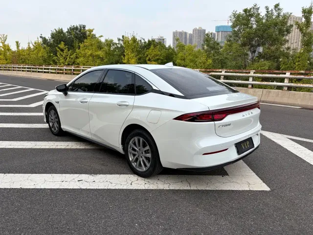 GAC Aion S — Фото автомобиля 7
