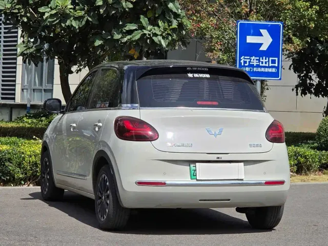 Wuling Bingo — Фото автомобиля 6