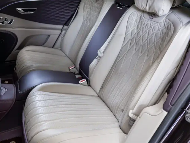Bentley Flying Spur — Фото автомобиля 24