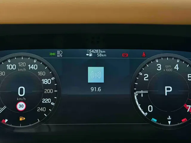 Land Rover Defender — Фото автомобиля 13
