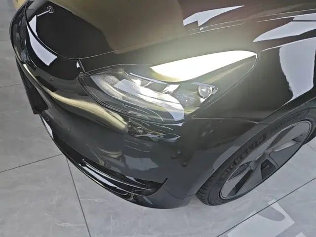 Tesla Model 3 — Фото автомобиля 23
