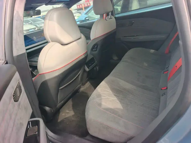 Geely Galaxy E8 — Фото автомобиля 9