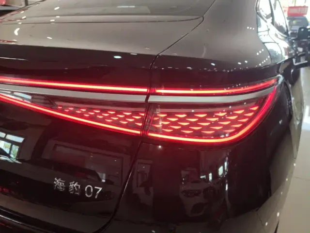 BYD Seal 07 DM-i — Фото автомобиля 7