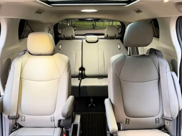 Toyota Granvia — Фото автомобиля 23